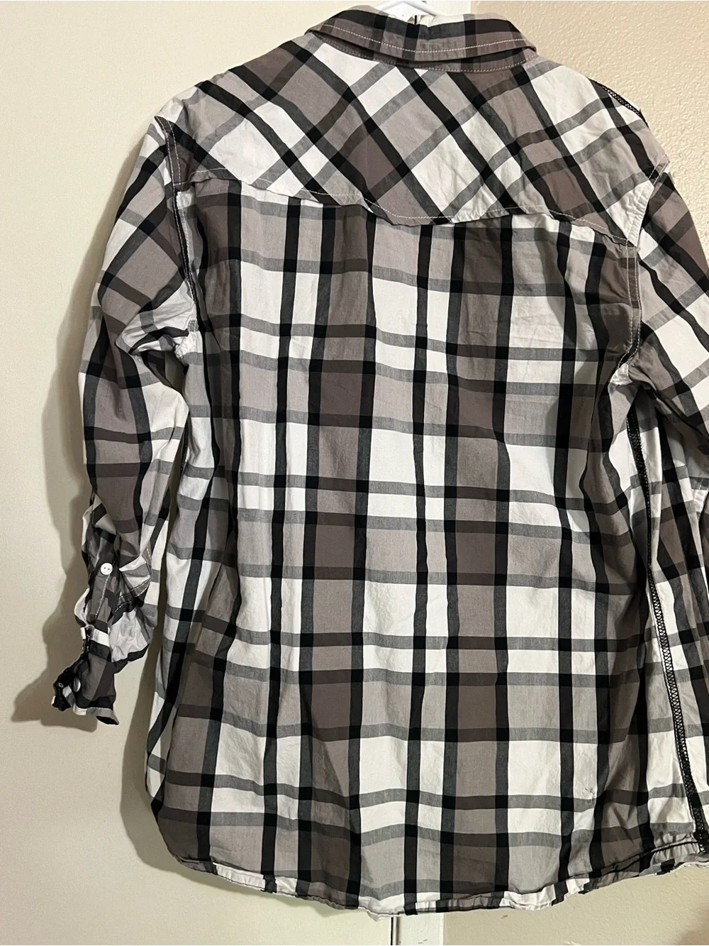 Men's Gray Plaid Button-Up Shirt